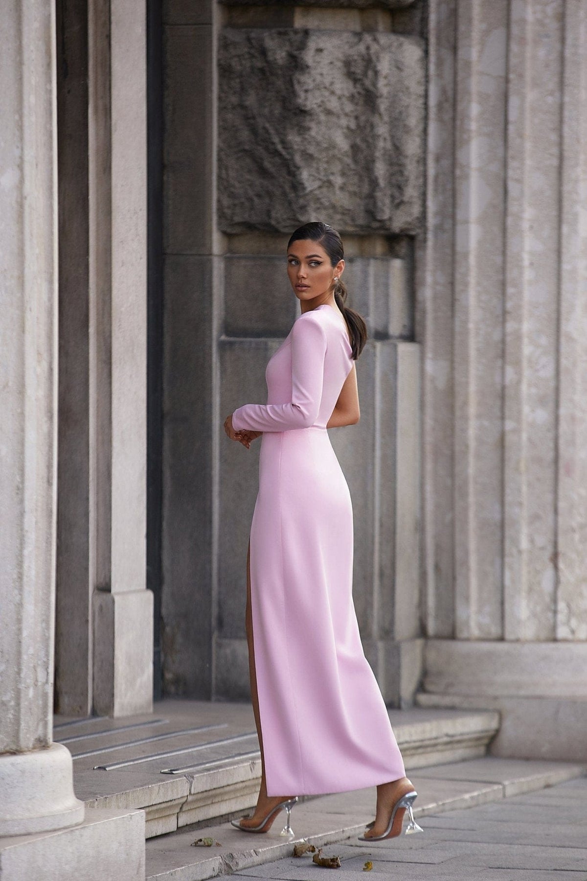 Pink Long-sleeved dress with sharp shoulder cut - Milla
