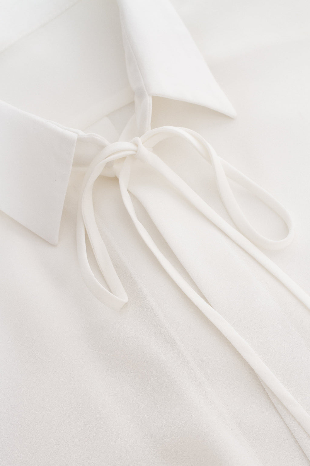 Fitted Crepe-Chiffon Breathable White Blouse